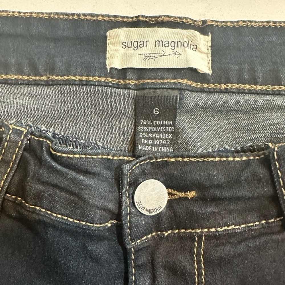 Dark Wash Cropped With Lace-Up Size 6 - Picture 7 of 8